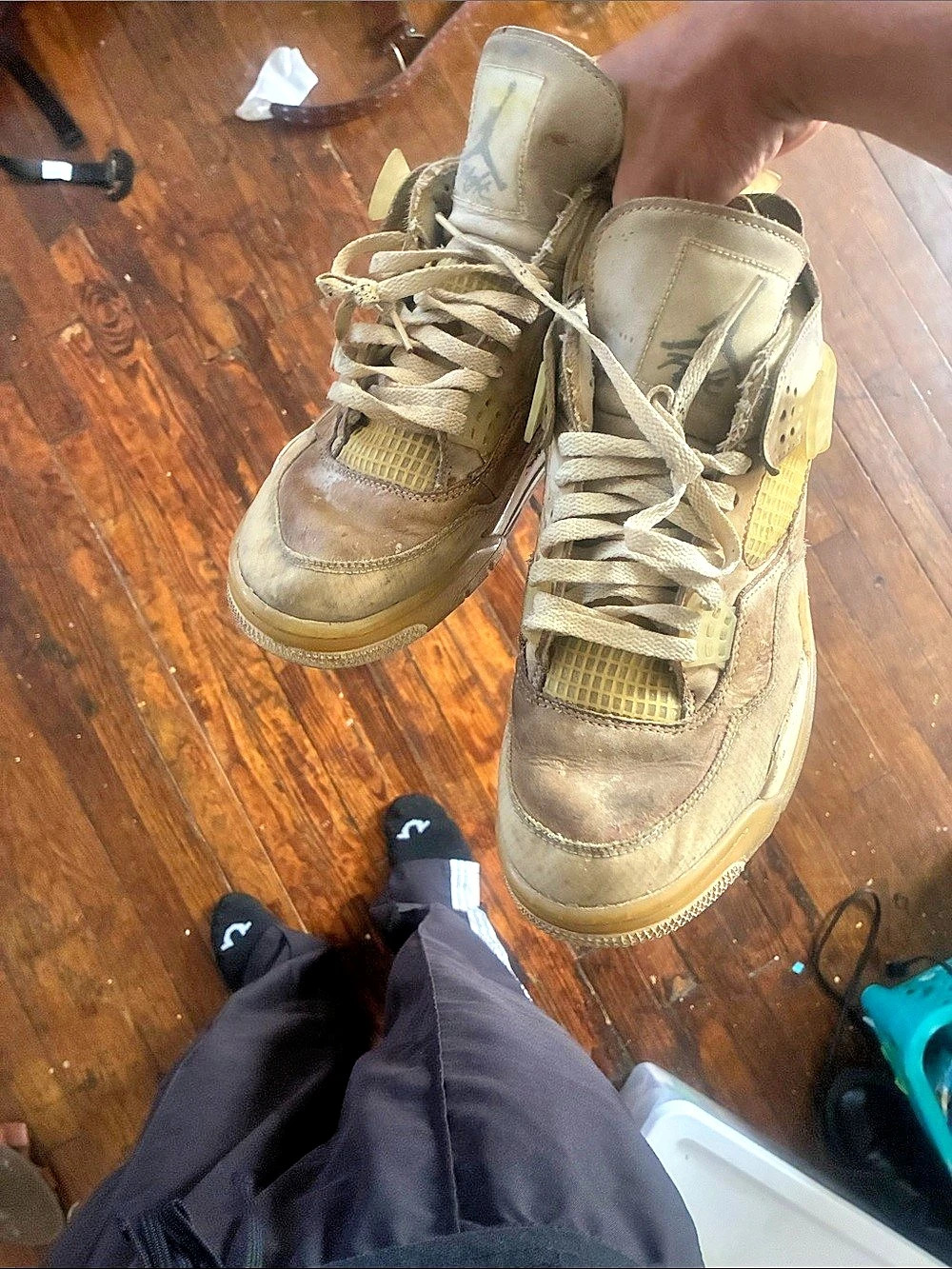 Nike Air Jordan 4 Beige Sneakers